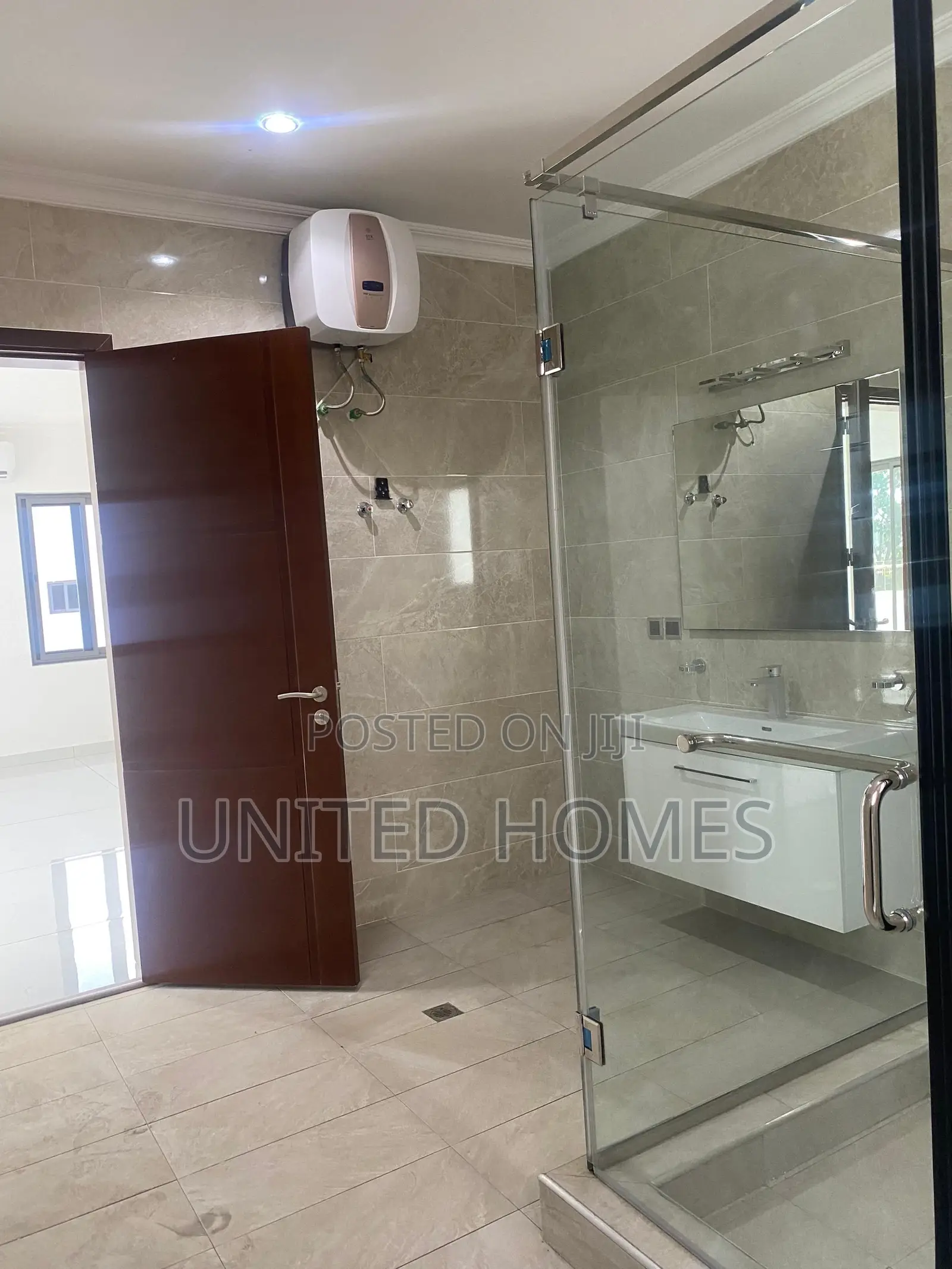 7bdrm House in East Legon for rent