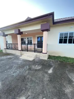 5bdrm House in Ejisu Baworo, Kumasi Metropolitan for sale