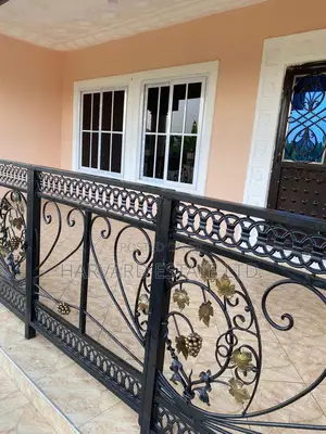 5bdrm House in Ejisu Baworo, Kumasi Metropolitan for sale