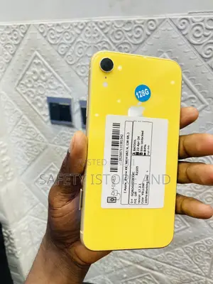 New Apple iPhone XR 128 GB Yellow
