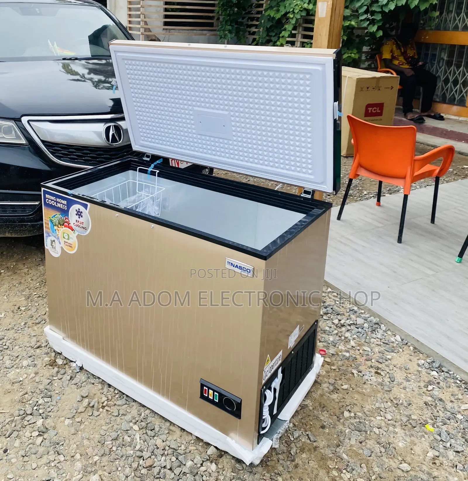 Single Door Nasco Nas 350 Electric Chest Freezer.