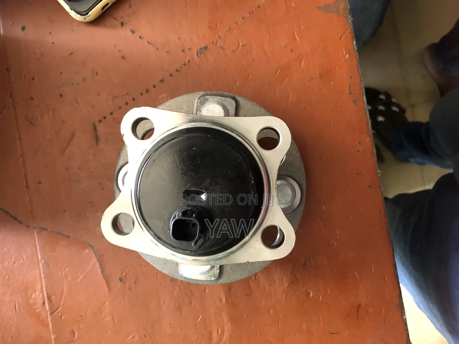 Toyota Vitz Back Hub
