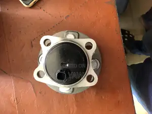 Toyota Vitz Back Hub