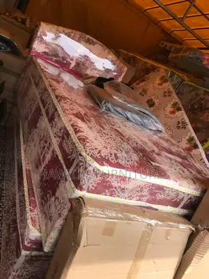 Inbuilt Bed With Mattress