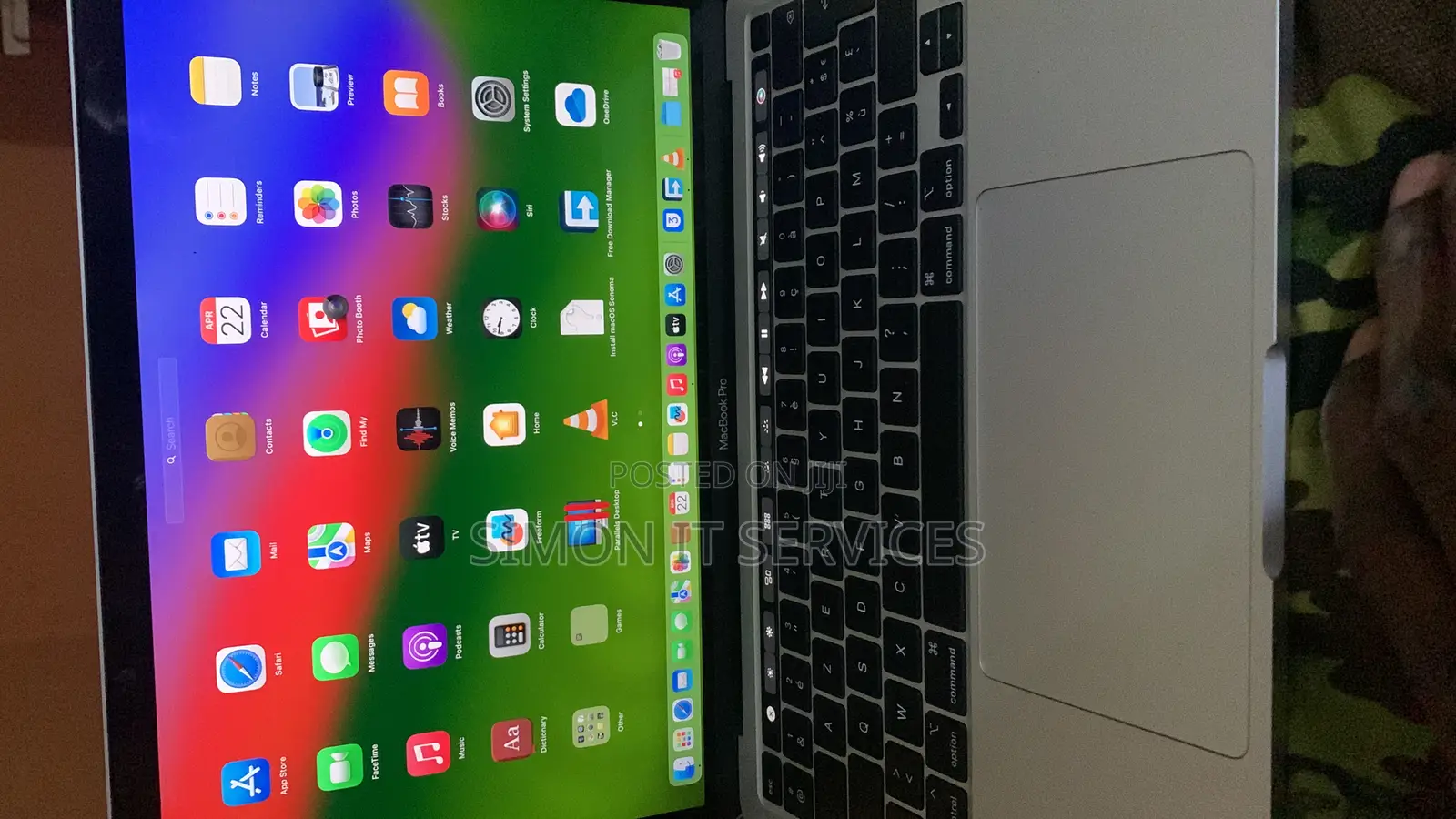 Macbooks Apps and Data Recovery.