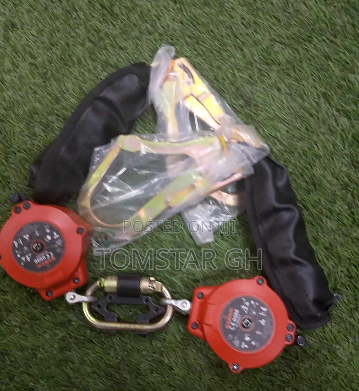 Retractable Double Hook Harness