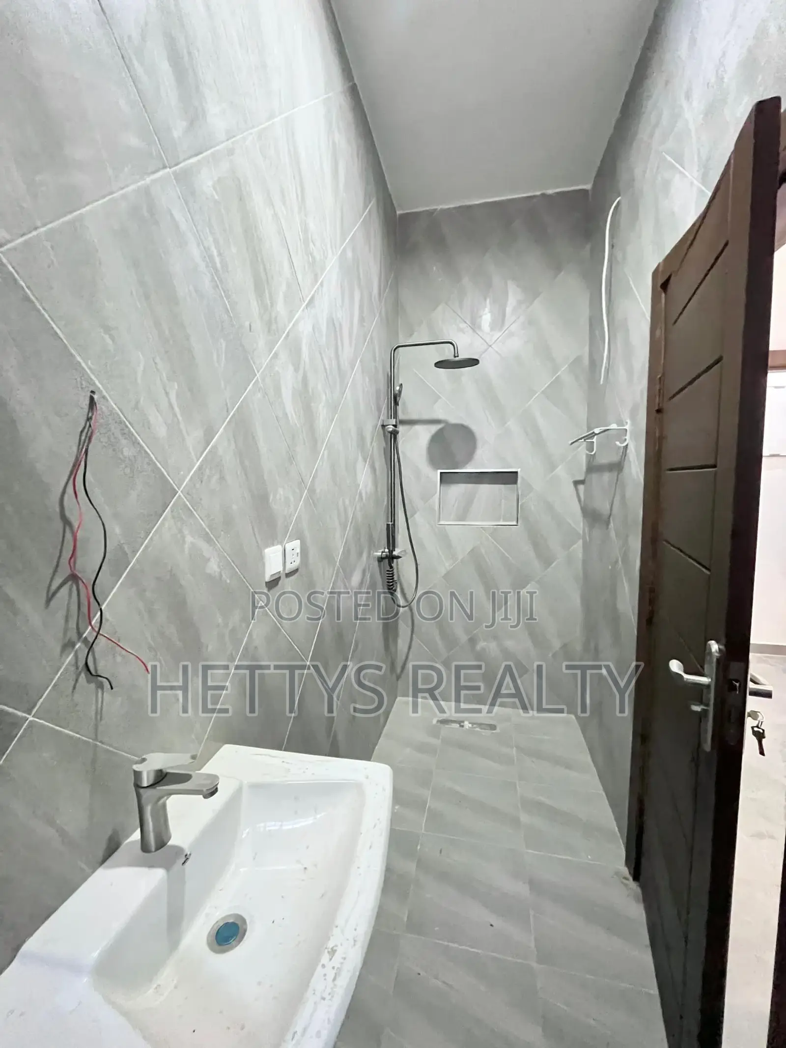 3bdrm House in Pokuase for sale