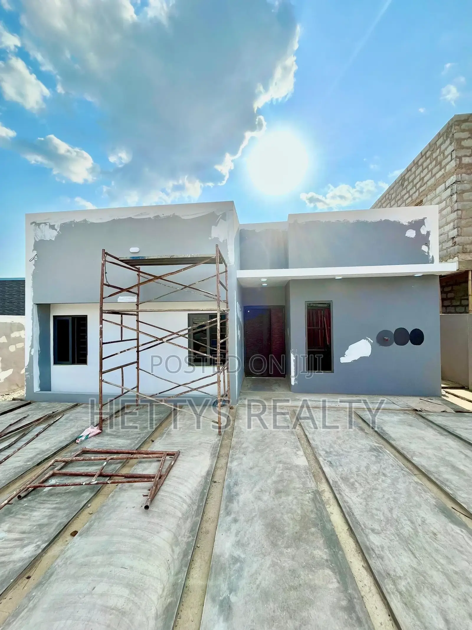 3bdrm House in Pokuase for sale