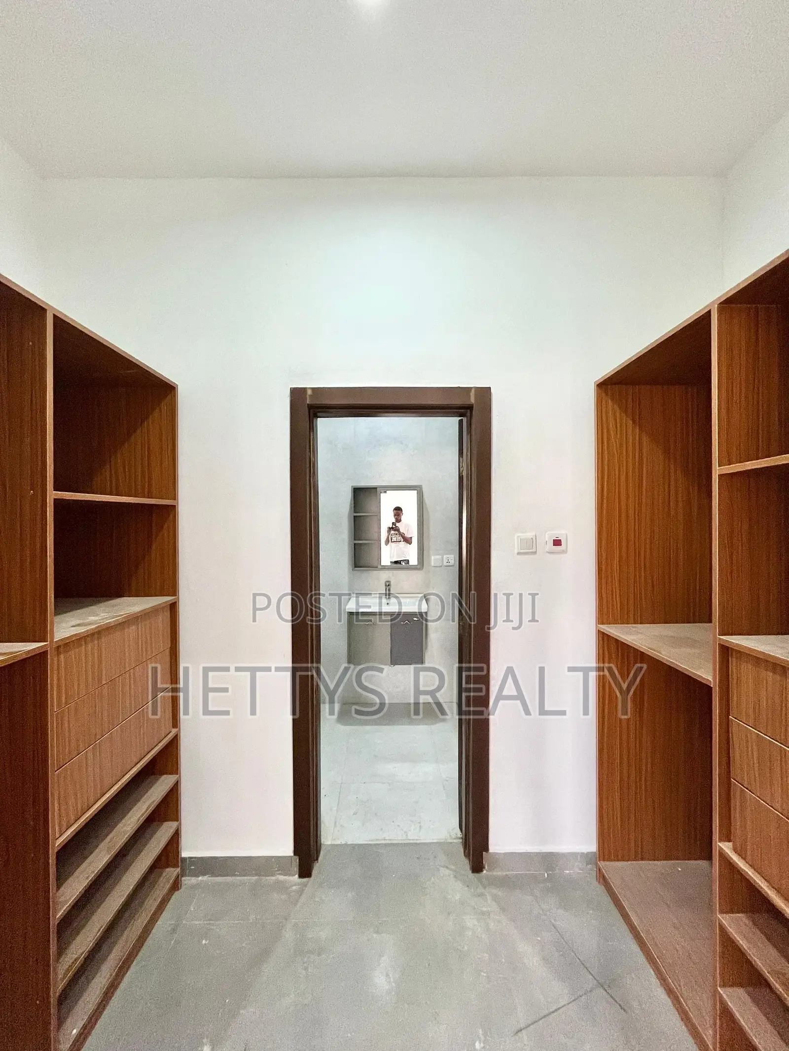 3bdrm House in Pokuase for sale