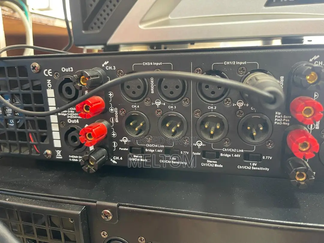 RCF R-8000 4channels Power Amplifier