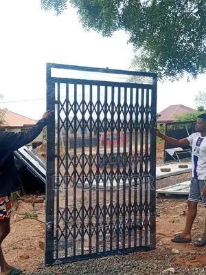 Pasisco Metal Gate