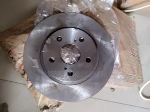 Toyota Avensis Front Brake Disc Pair