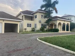 4bdrm House in Airport Residential Area for rent