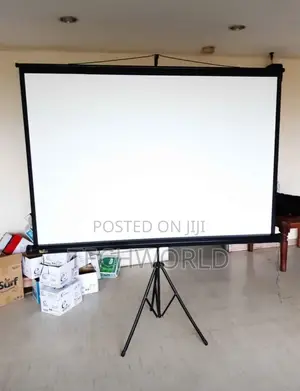 Tripod and Manual Projector Screen