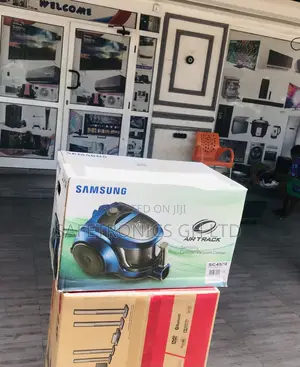 Reliable 20 Liters Samsung Blue/Black Vacuum Cleaner