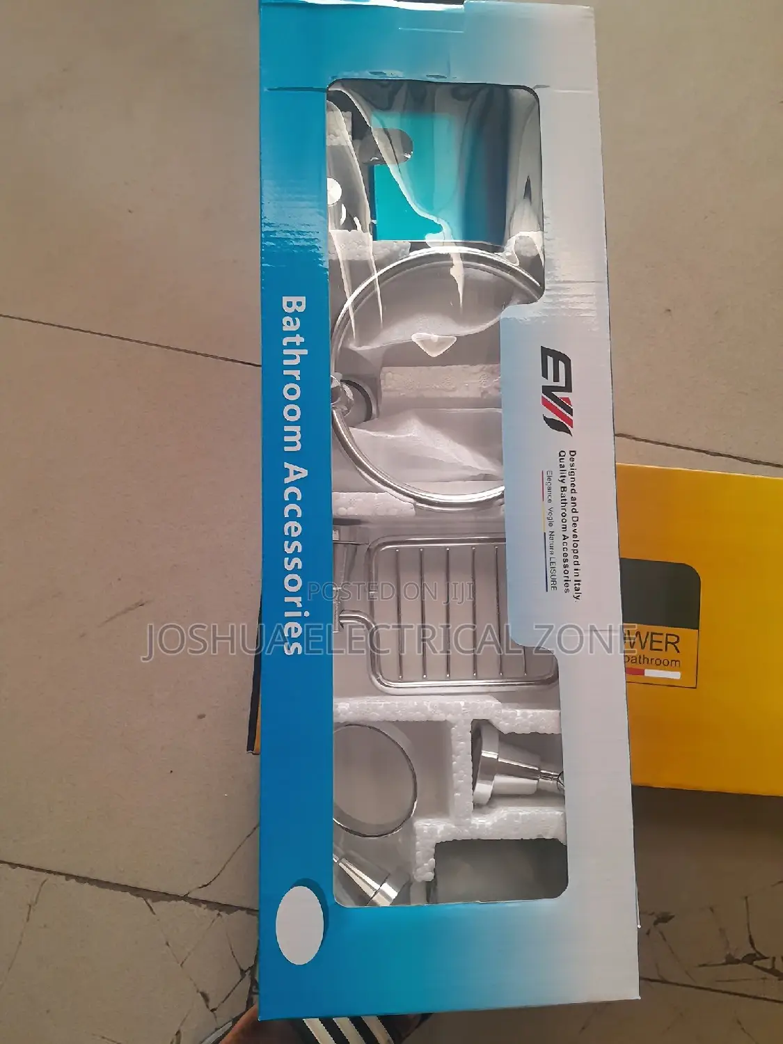 Bathroom Accessories 7 Set In Box Colour: Silver And Black