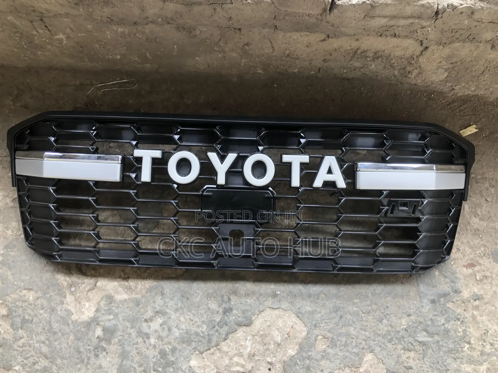Toyota Land Cruiser 2019 2020 Front Grille