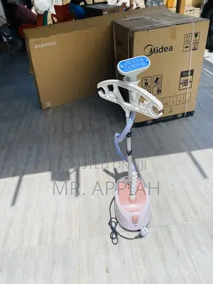 Quality Yet Affordable SC-618 2000W Garment Steamer.