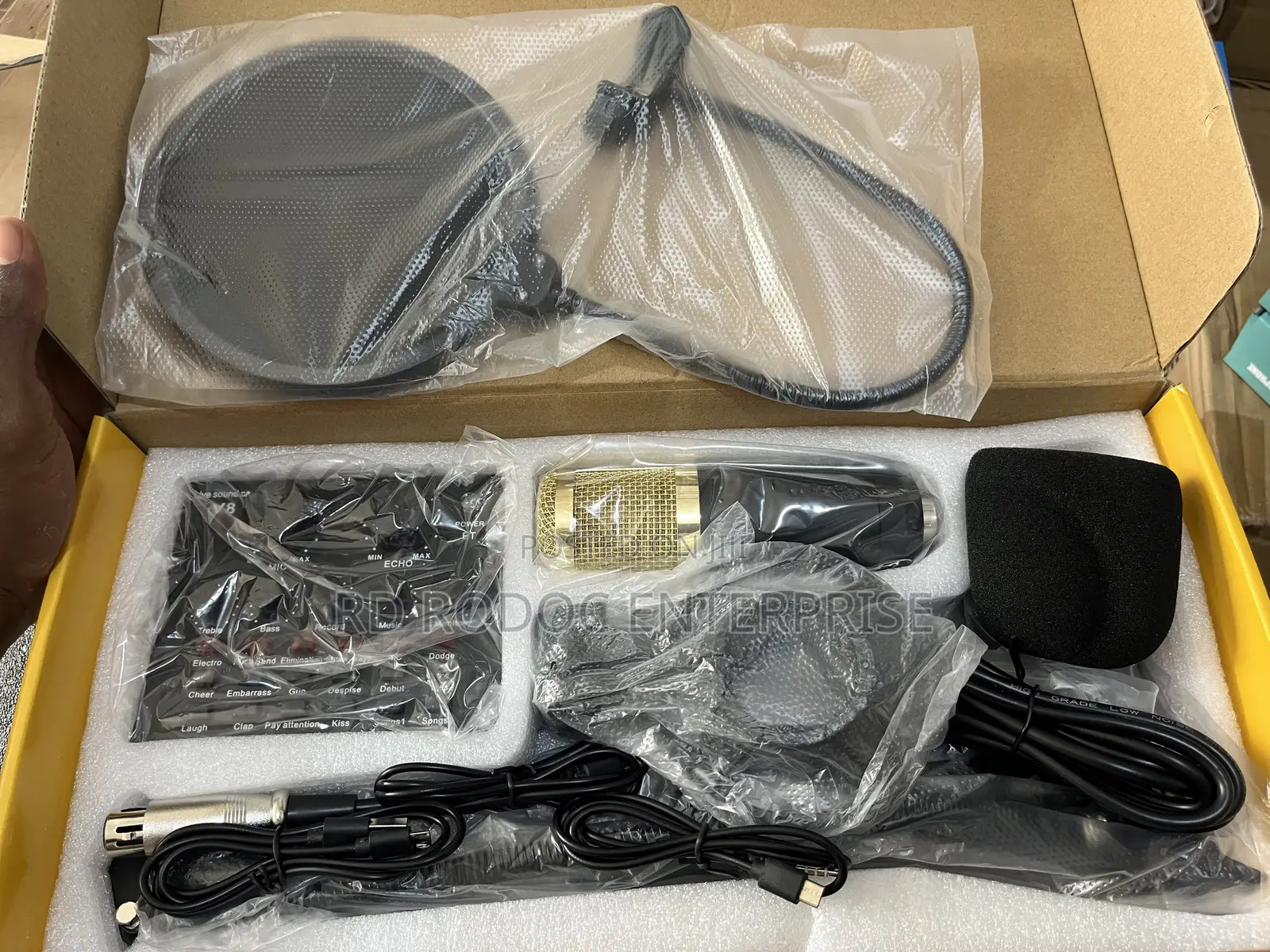 Studio Stand Set ( Mic,Soundcard,Filter and Stand )