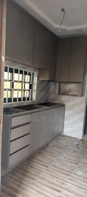 3bdrm Apartment in Dorns Properties, New Town for rent