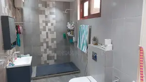 Furnished 6bdrm Apartment in Kaneshie for sale