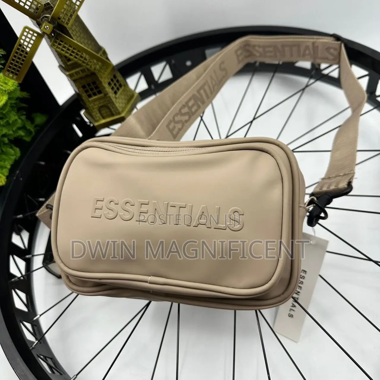 Essential Crossbody Bag