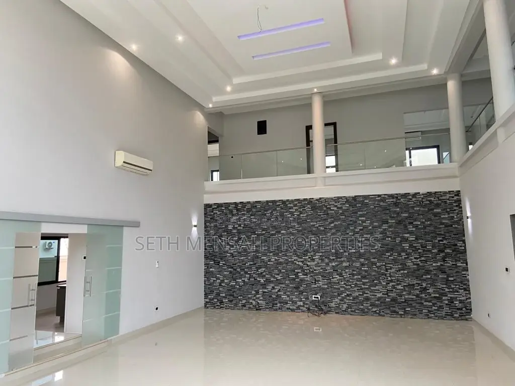 6bdrm Apartment in East Legon for sale