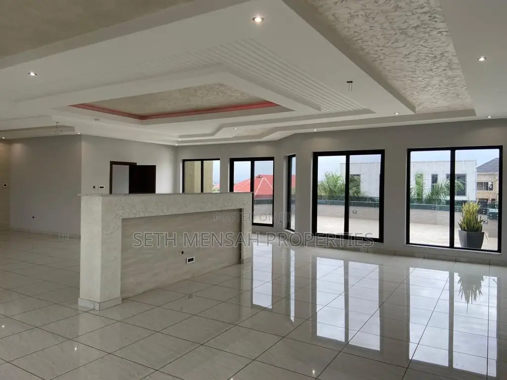 6bdrm Apartment in East Legon for sale