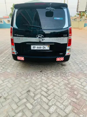 H1 Bus Rental - Van (11 Seater )