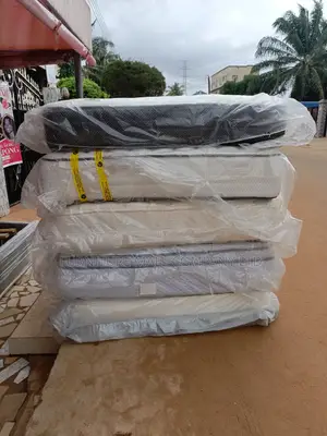 Memory Foam Queens Mattress 60x80. Free Delivery