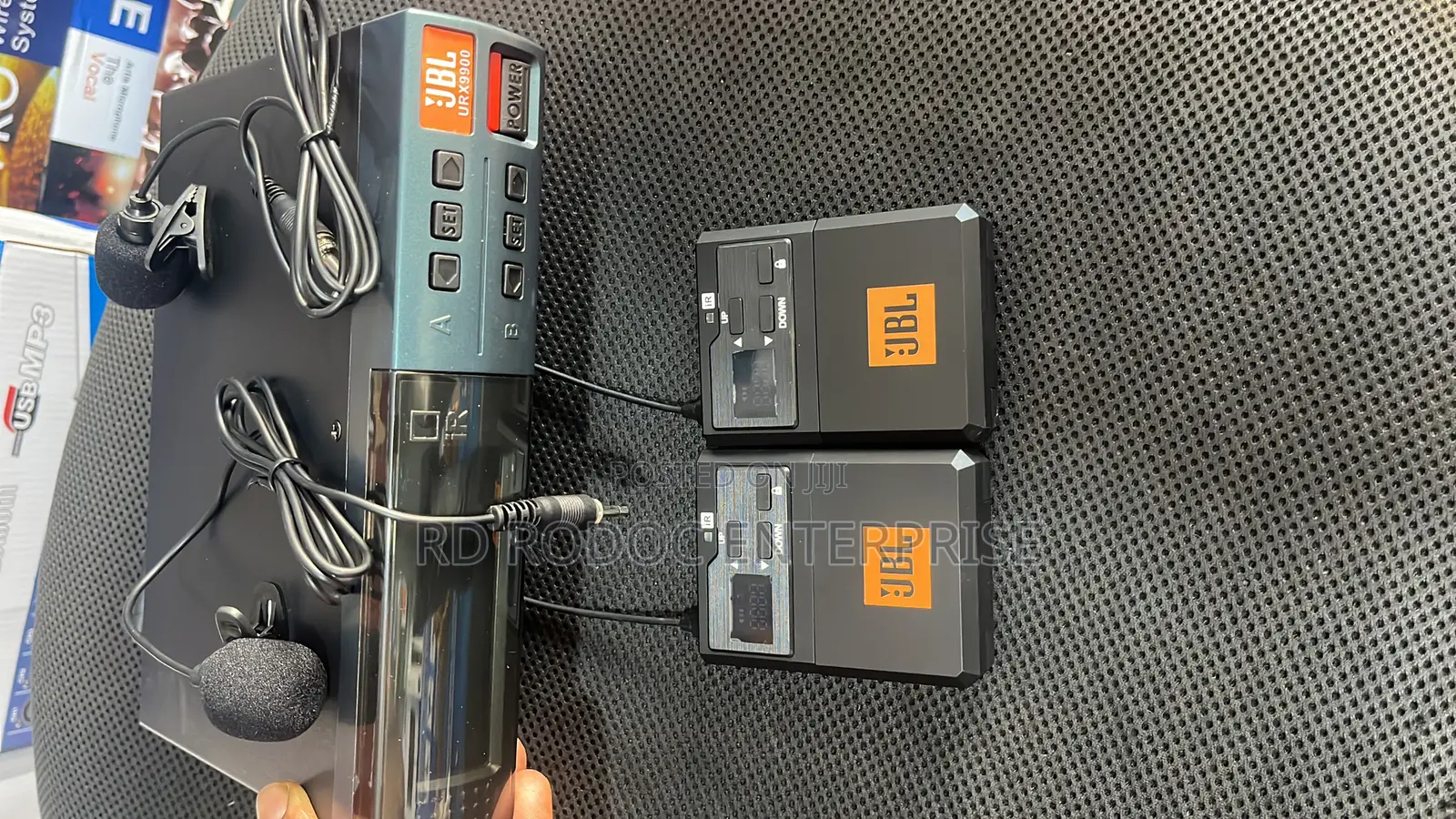 JBL Lapel Microphone