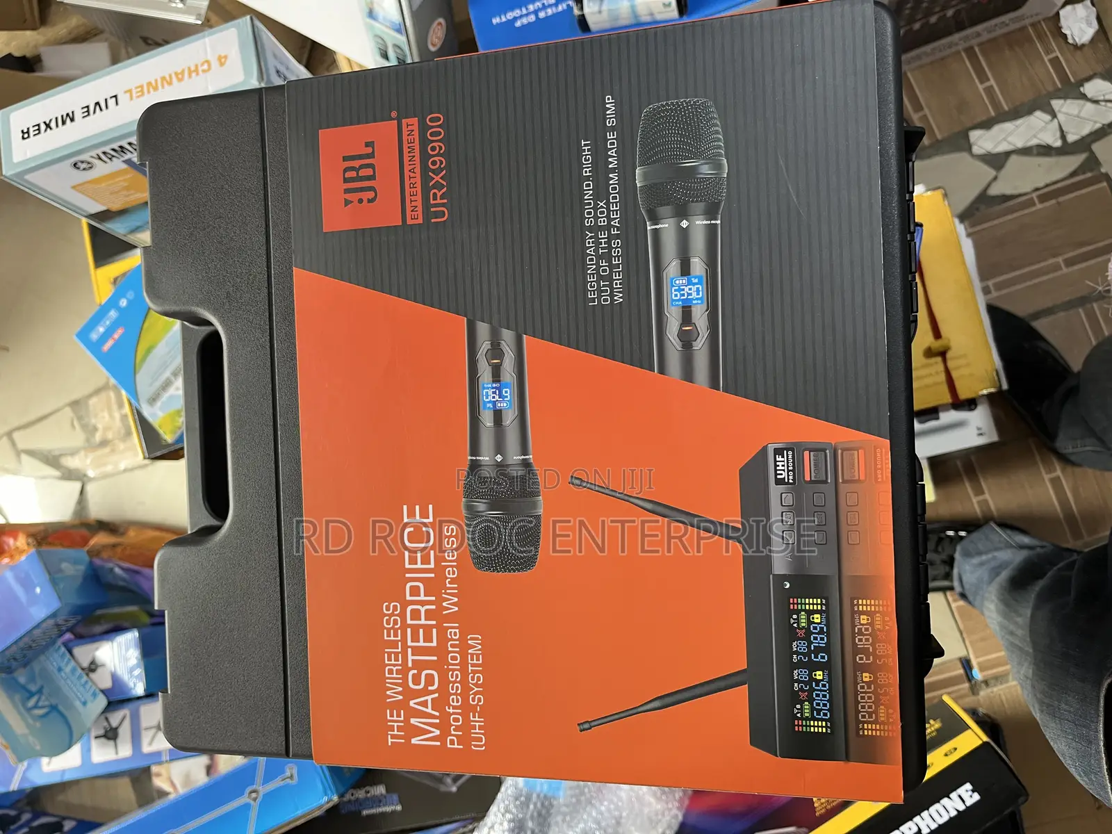 JBL Lapel Microphone