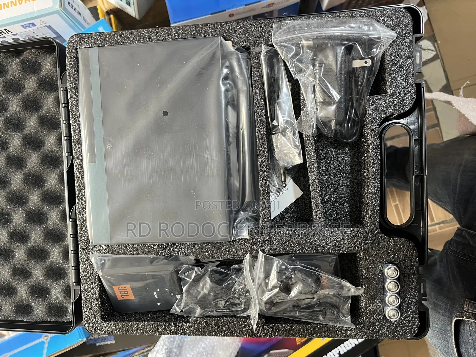 JBL Lapel Microphone