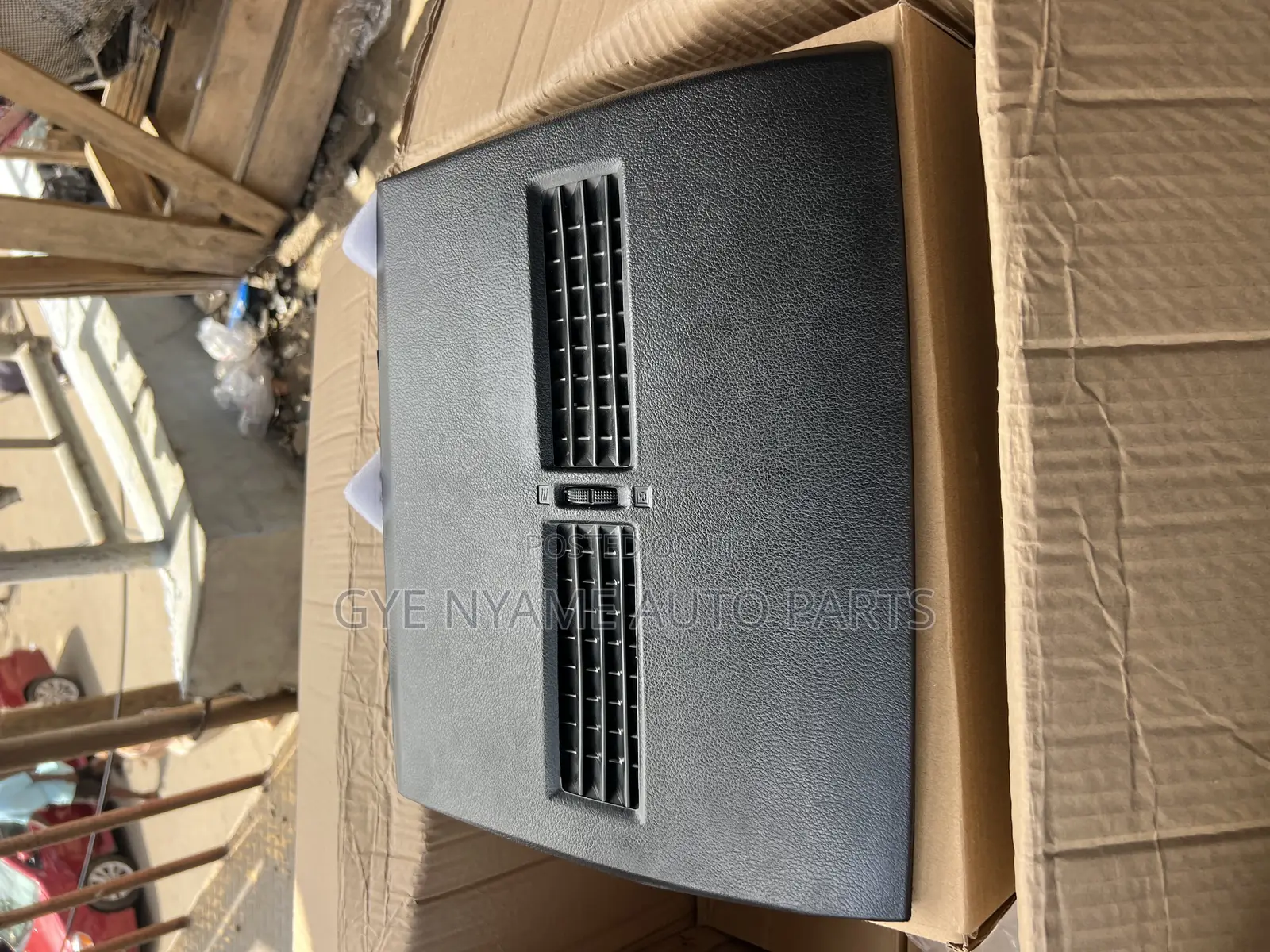 Nissan Versa 2010 Dashboard Vent