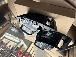 Toyota Land Cruiser V8 Dashboard Vent
