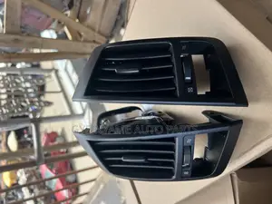 Toyota Land Cruiser V8 Dashboard Vent