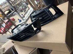 Toyota Land Cruiser V8 Dashboard Vent