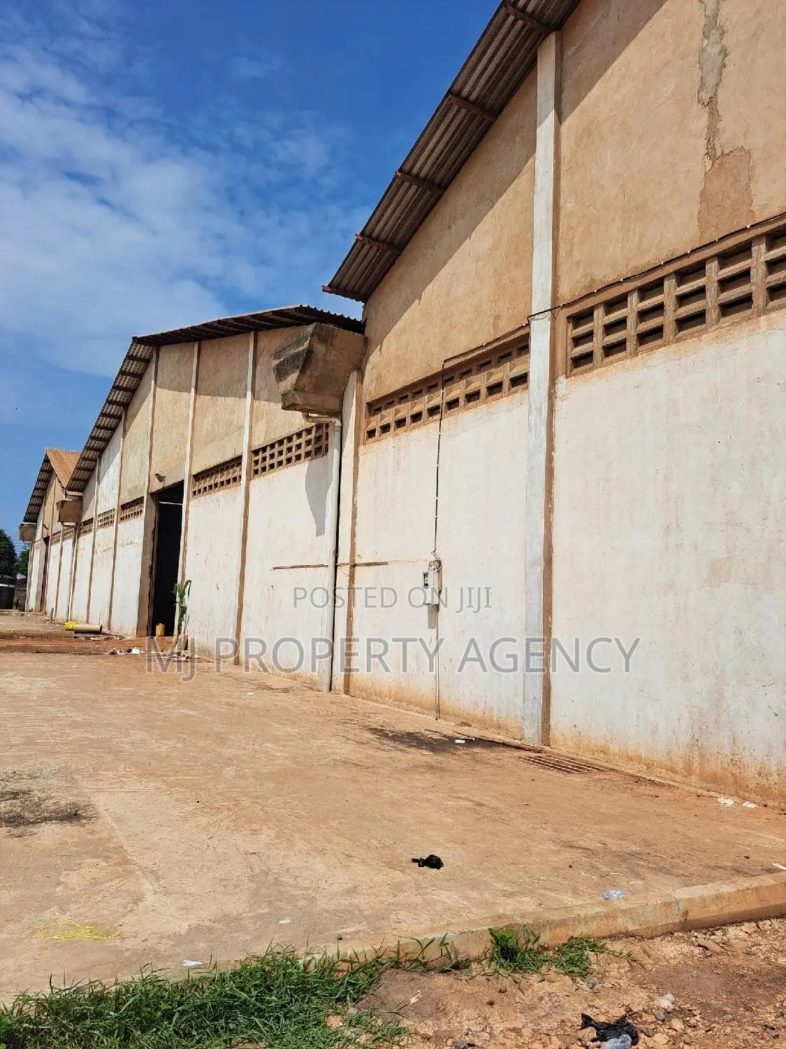 700 SQM Warehouse at Tema