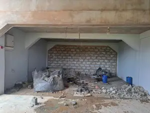400 SQM Roadside Warehouse