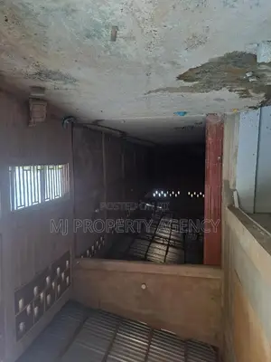 400 SQM Roadside Warehouse