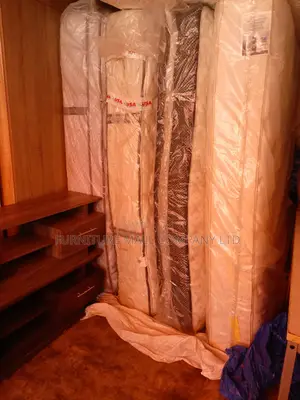 Memory Foam Queen Size Mattress 60x80. Free Delivery