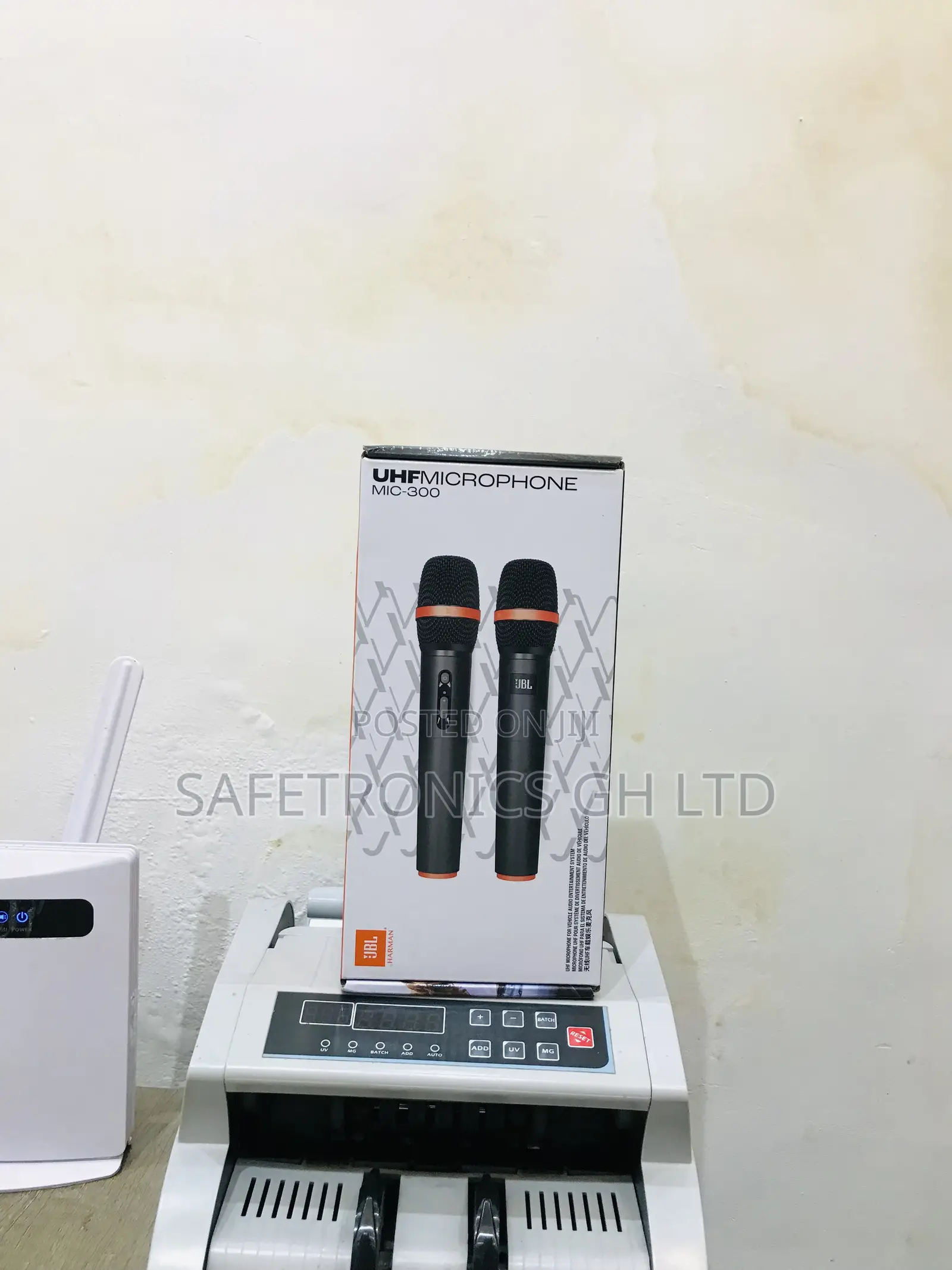 Adjustable Wireless Mic-300 Black Microphone