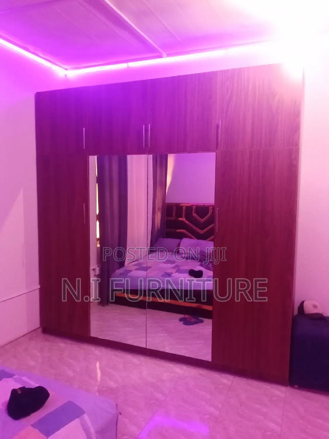 8 Ft X 8ft Wardrobe With Glass