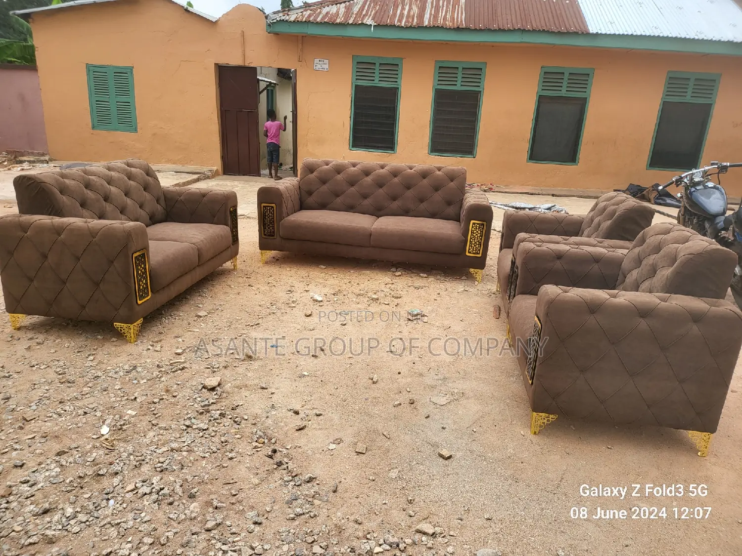 Quality and Affordable Modern Living Room Furniture