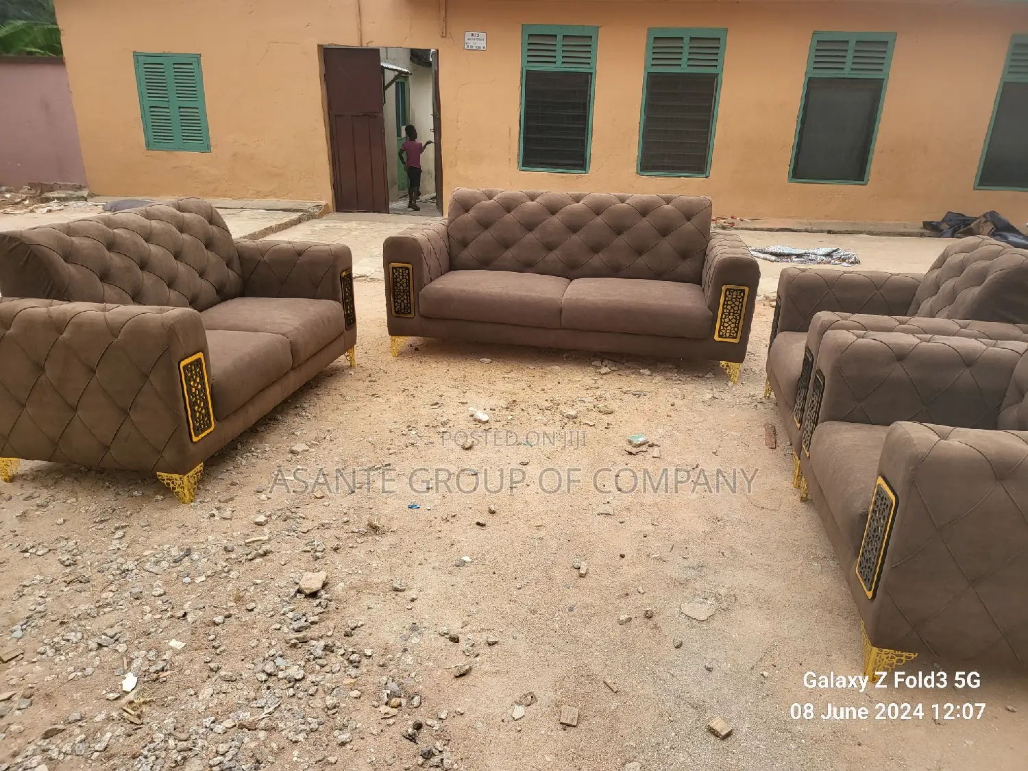 Quality and Affordable Modern Living Room Furniture