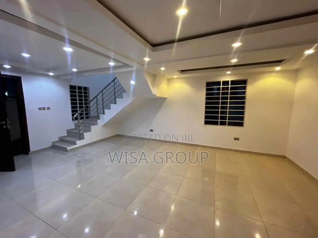 3bdrm Duplex in Wisa Groups, Accra Metropolitan for sale
