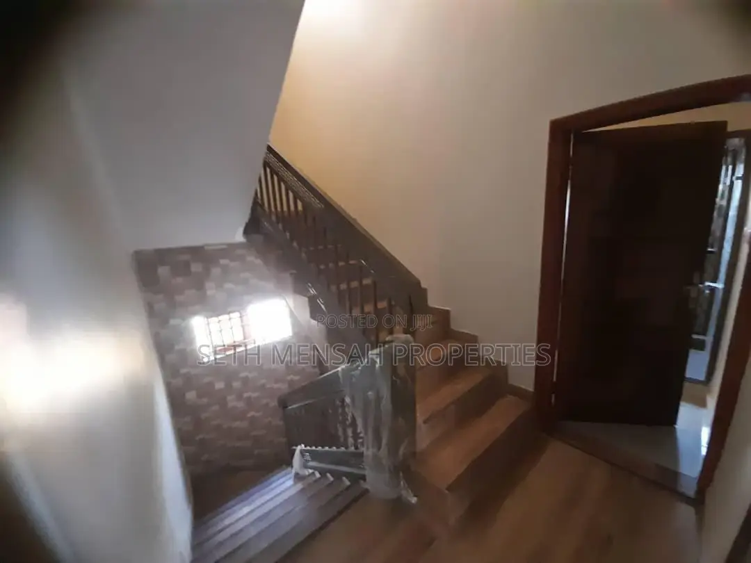 3bdrm Apartment in Burna Hills Mayfair, South La for sale