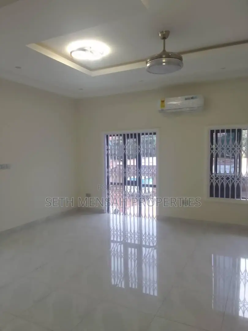 4bdrm Apartment in Achimota, Mile 7 for sale