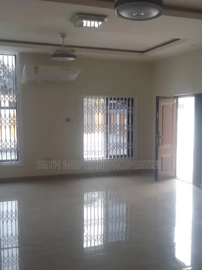 4bdrm Apartment in Achimota, Mile 7 for sale