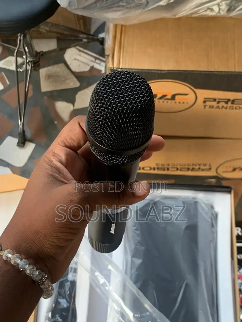 Shure WK-U8200 Dual Wireless Professional Microphone